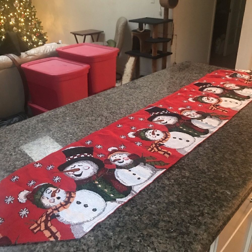 Christmas snowmen tassel table runner